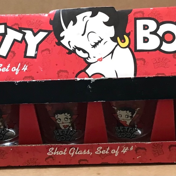 Betty Boop shot glass set of 4 - Picture 3 of 3